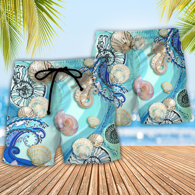 Beach - Not All Who Wander Are Lost. Some Are Looking For The Perfect Seashell - Beach Short