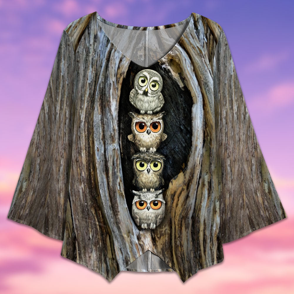 Owl Old Wood Art Style - V-neck T-shirt - Owls Matrix LTD