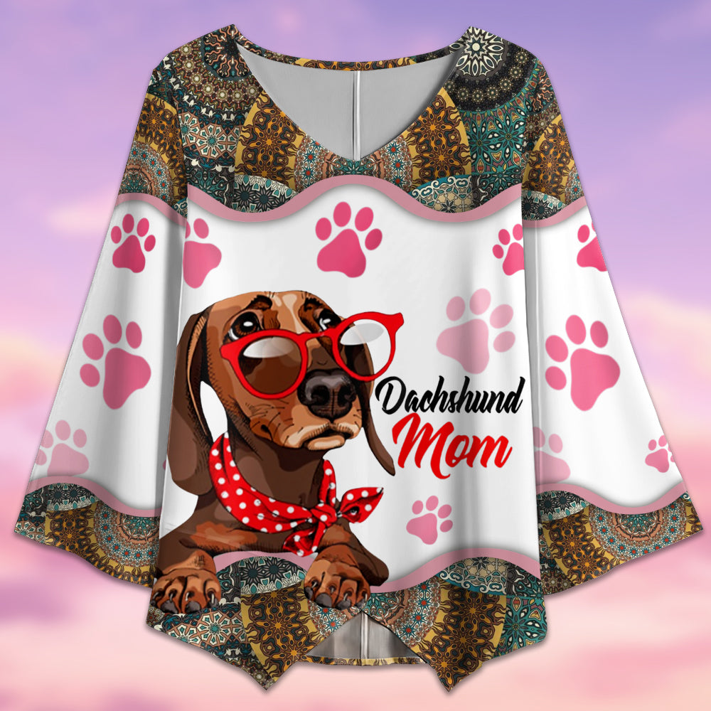 Dachshund Mom Love Style - V-neck T-shirt - Owls Matrix LTD