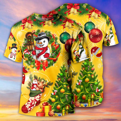 Christmas Funny Snowman Happy Christmas Tree Yellow Light - Round Neck T-shirt - Owls Matrix LTD