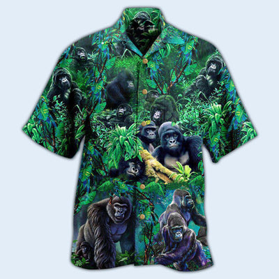 Gorilla Animals Family Of Gorillas In The Jungle Together - Hawaiian Shirt - Owls Matrix LTD