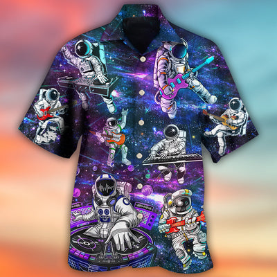 Astronaut It's Showtime Style - Hawaiian Shirt - Owls Matrix LTD