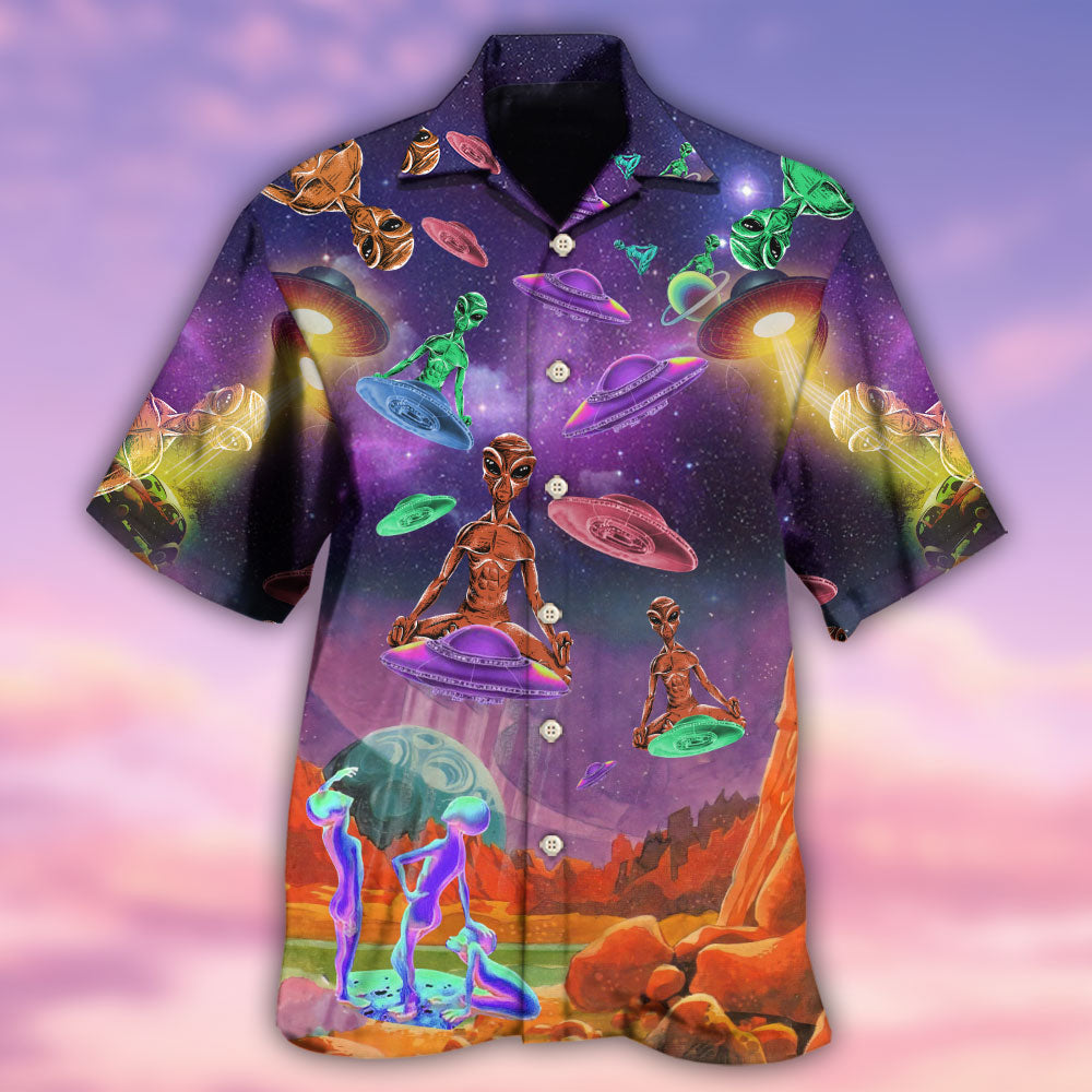 Alien Galaxy Awesome UFO - Hawaiian Shirt - Owls Matrix LTD