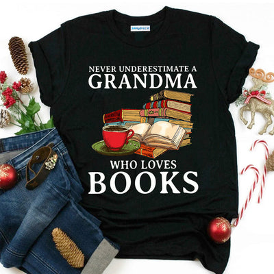 Book Never Underestimate A Grandma BGRZ2310128Z Dark Classic T Shirt